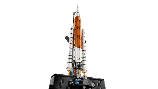 LEGO Technic Nasa Artemis Uzay Fırlatma Sistemi Roketi 42221