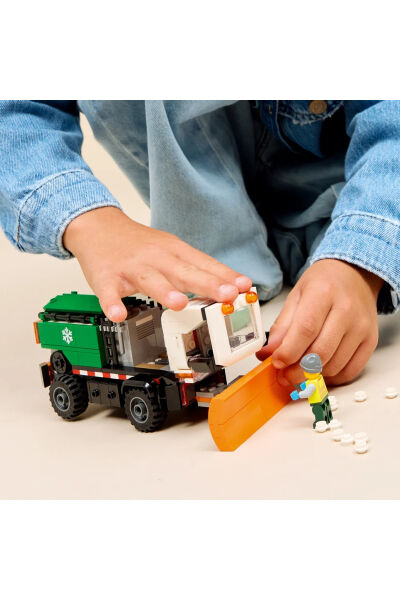 LEGO City  Kar Küreme Aracı 60490