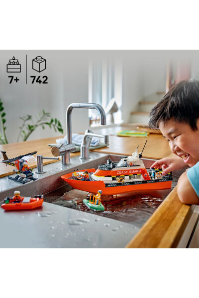LEGO City Sahil Güvenlık Kurtarma Botu ve Helikopteri 60504