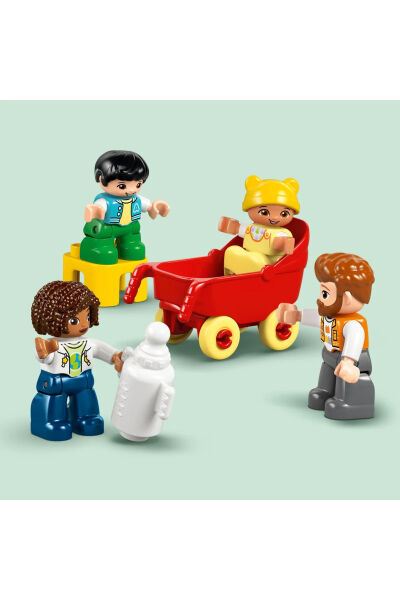 LEGO DUPLO Modern Aile Evi Figürlü 3ü 1 Arada 10470