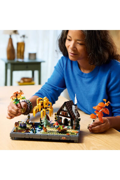 LEGO Icons Sonbahar Bağ Evi Bahçesi 11372