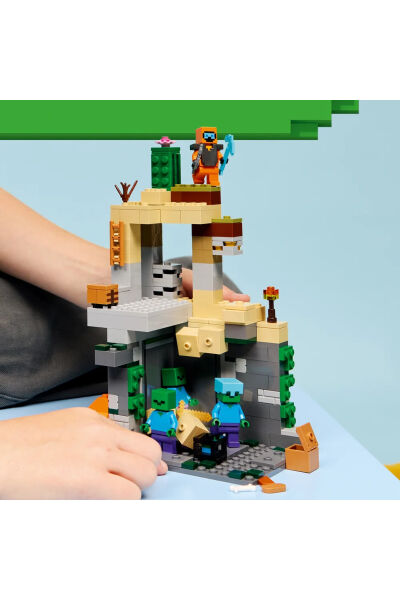 LEGO Minecraft Zombi Zindanı 21587