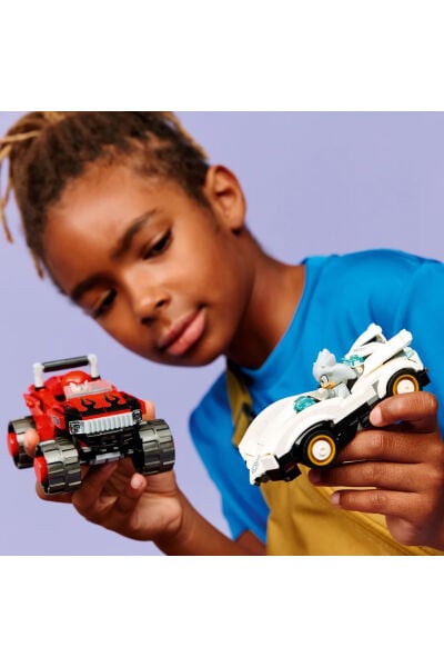 LEGO Sonic The Hedgehog Silver'ın Arabası Knuckles'ın Arabasına Karşı 77118